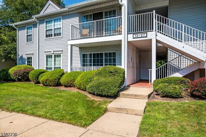 Welcome to 15 Chelsea Ct !
