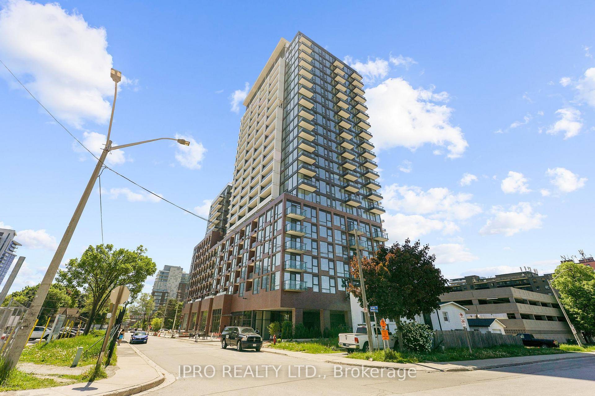 LUXURY LIVING IN PORT CREDIT.