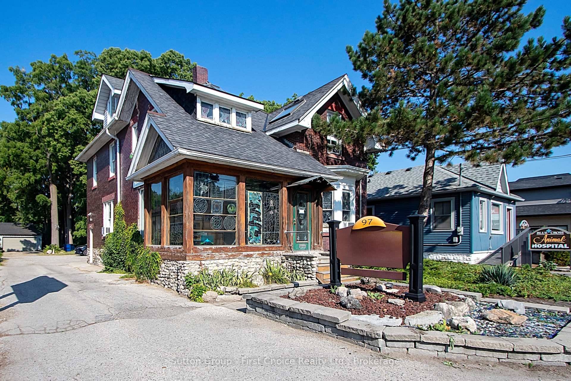 Welcome to 97 Wharncliffe Road South !