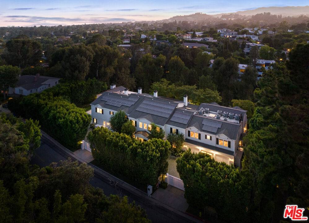 491 N Tigertail Rd 9BR Brentwood La