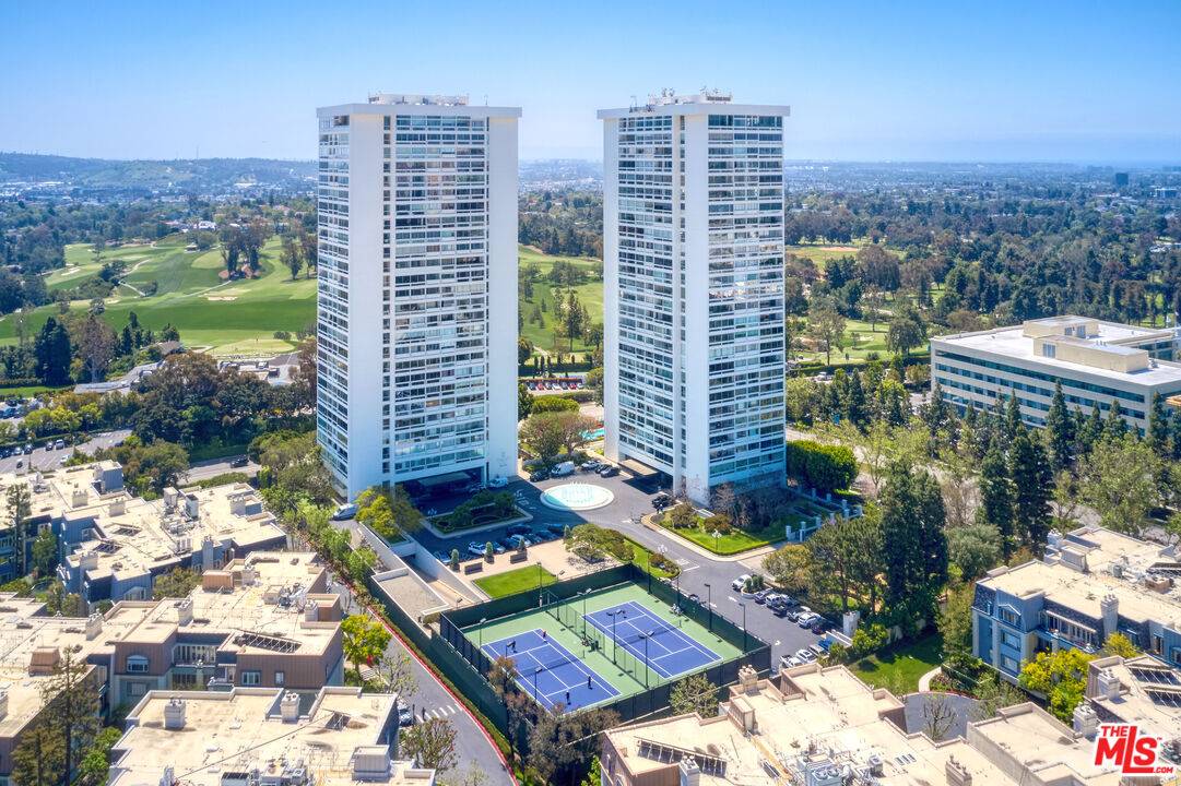 2220 Avenue Of The Stars 2BR Beverlywood La