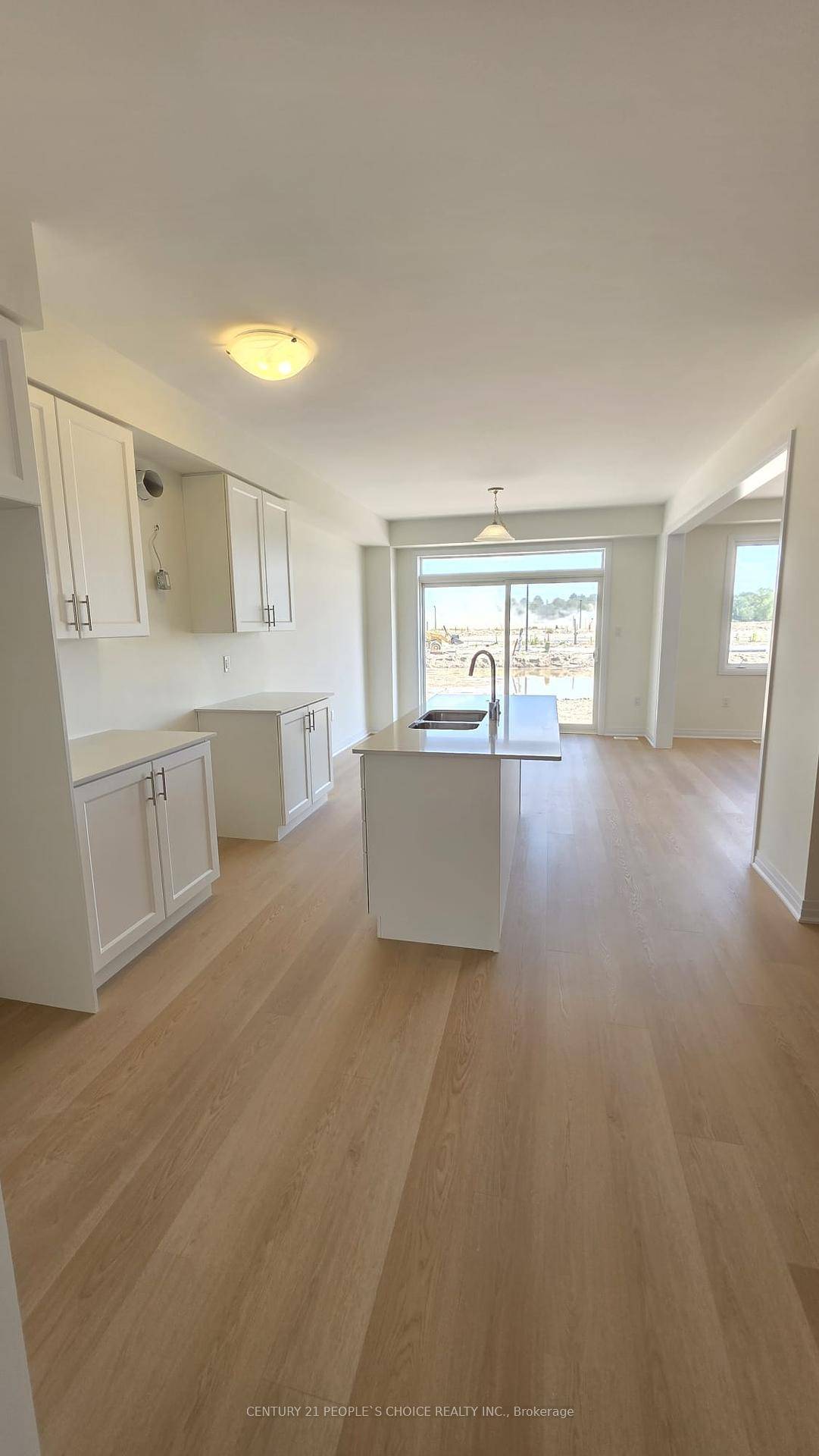 Beautiful 4 bedroom 2. 5 washroom detached house for lease in Brantford !