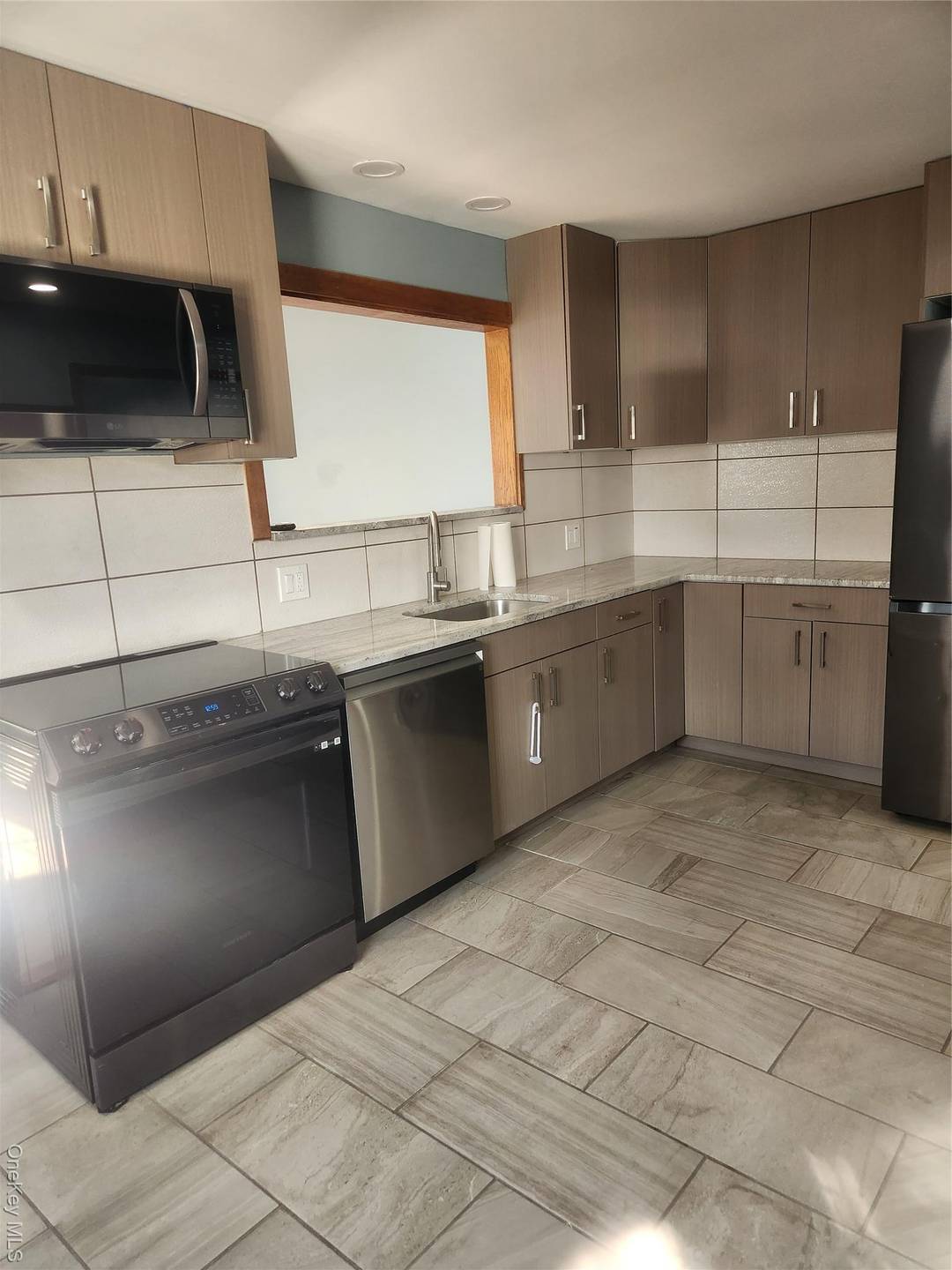 Newly Renovated Spacious First Floor !