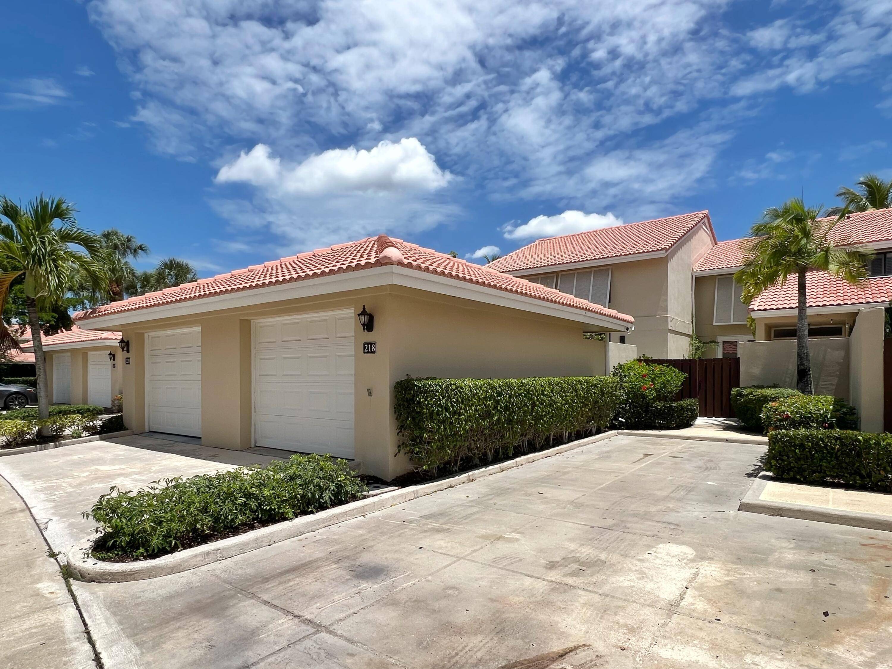Stunning Townhome in PGA National Fully Renovated and Furnished.