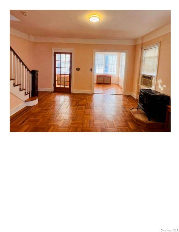 Welcome to this duplex style and move in ready rental.