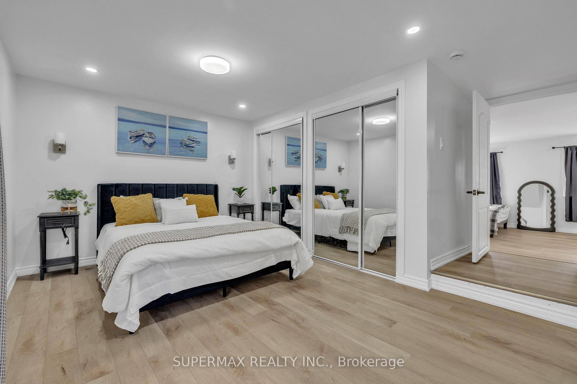 Newly Remodelled 3 Bedroom, 2 bath Home FULLY FURNISHED for SHORT Term 3 6 months Rent.