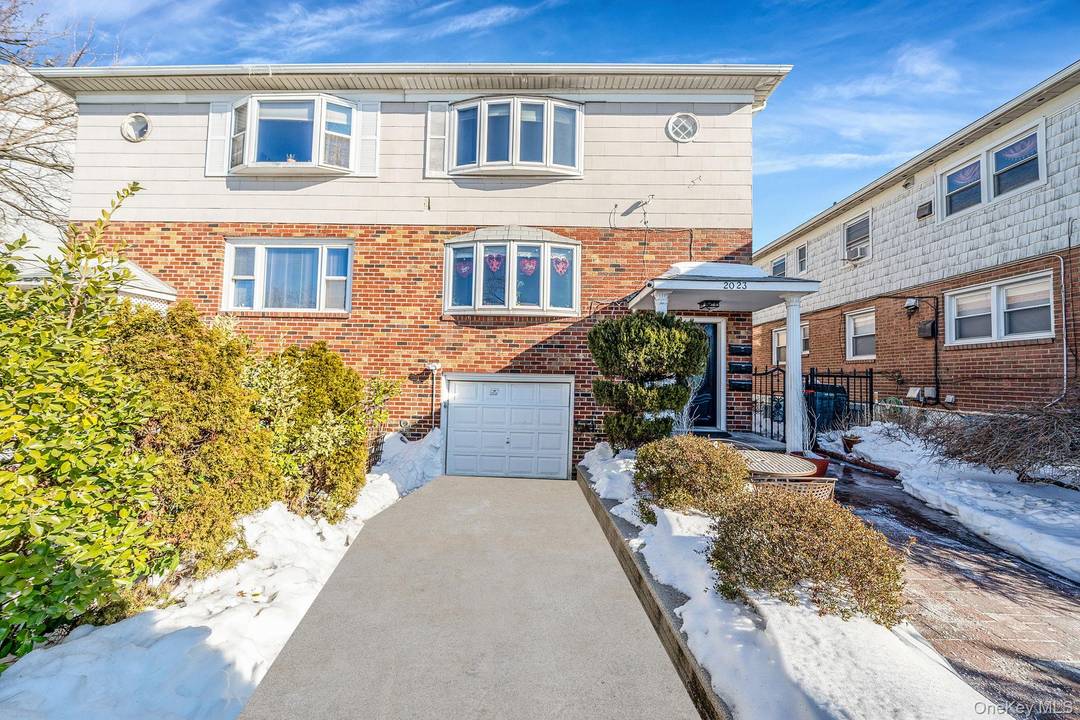 Welcome to this spacious and well maintained triplex in the heart of Whitestone !