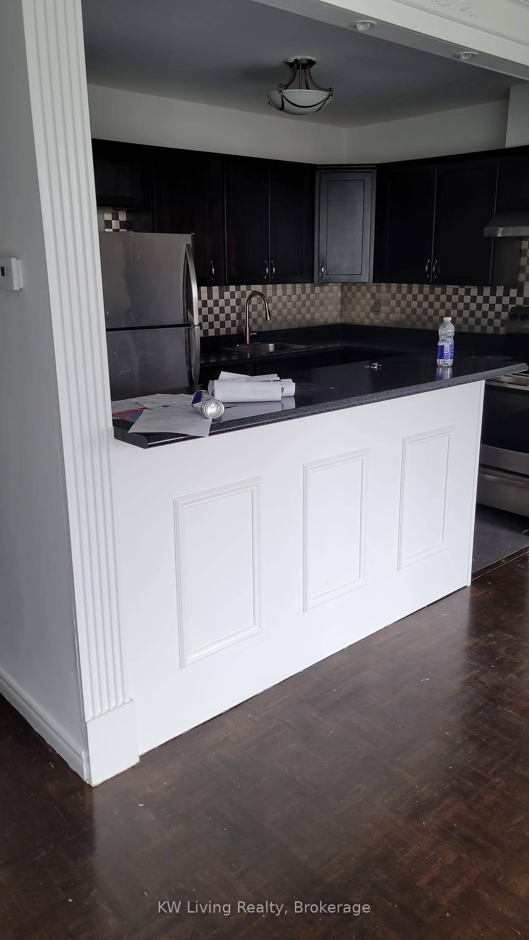 Bright amp ; Spacious 2 Bedroom Unit at 60 Pavane Linkway 612.