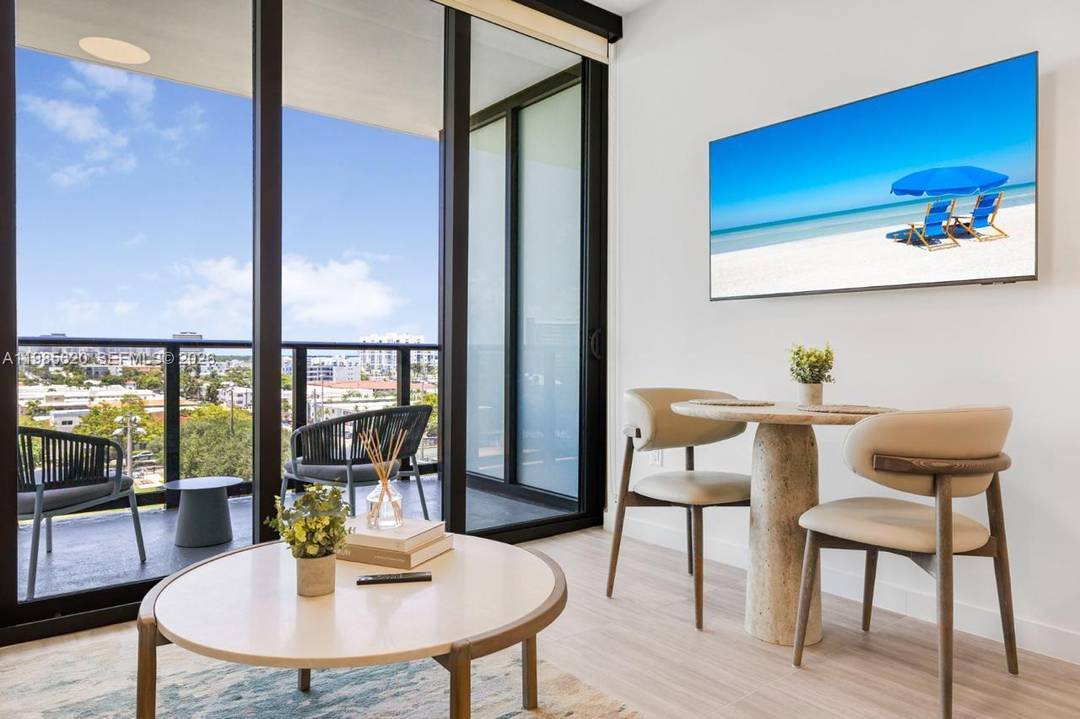 Experience elevated coastal living in this beautifully appointed 1 bd, 1 bth residence at 72 Park Miami Beach.