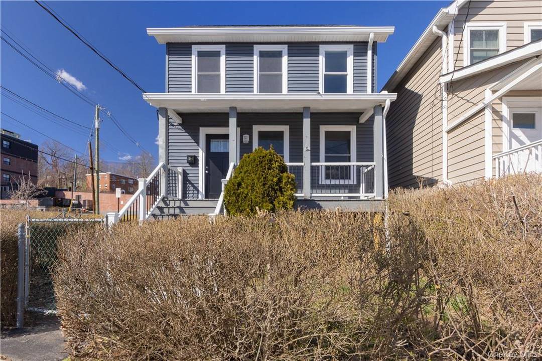 Single family home right in Nyack for rent !