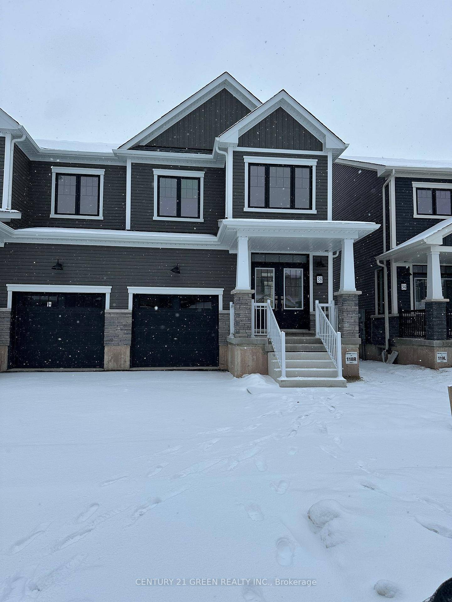 Welcome to your Dream Home, located on 38 Masters Street.