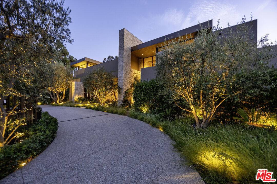 729  N Camden Dr 5BR Beverly Hills Post Office | B.H.P.O. La