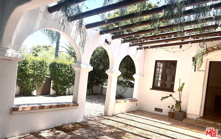 449  N Sweetzer Ave 5BR Beverly Grove La