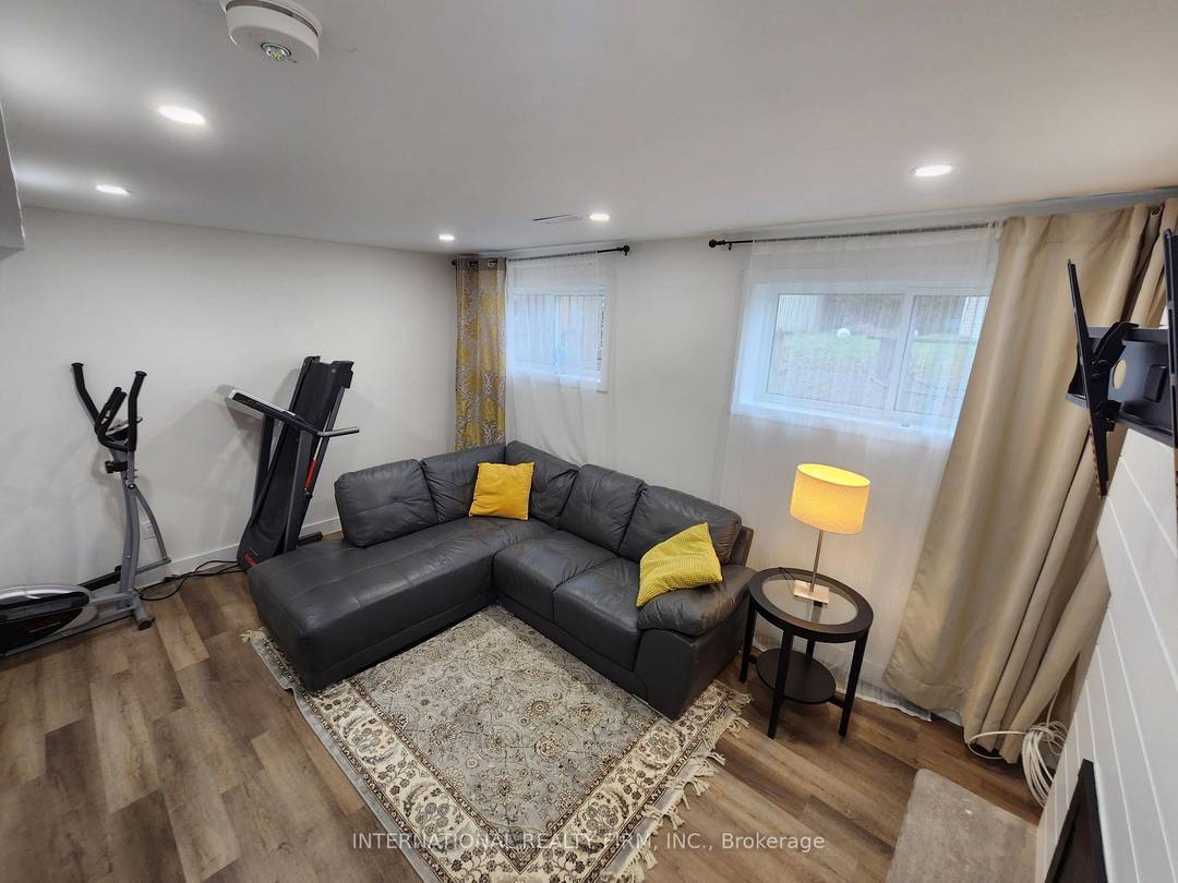 Don't Miss This Amazing Lease Opportunity !