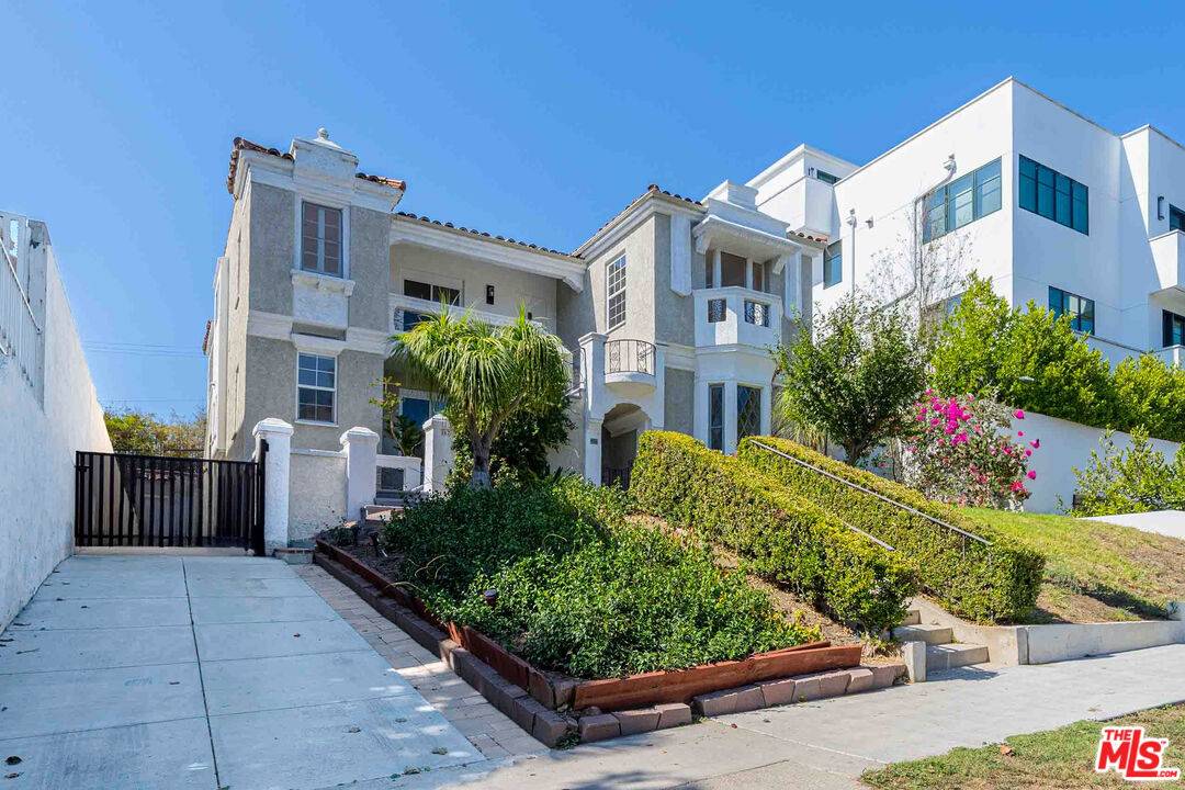 865  S Lucerne Blvd 3BR Hancock Park La