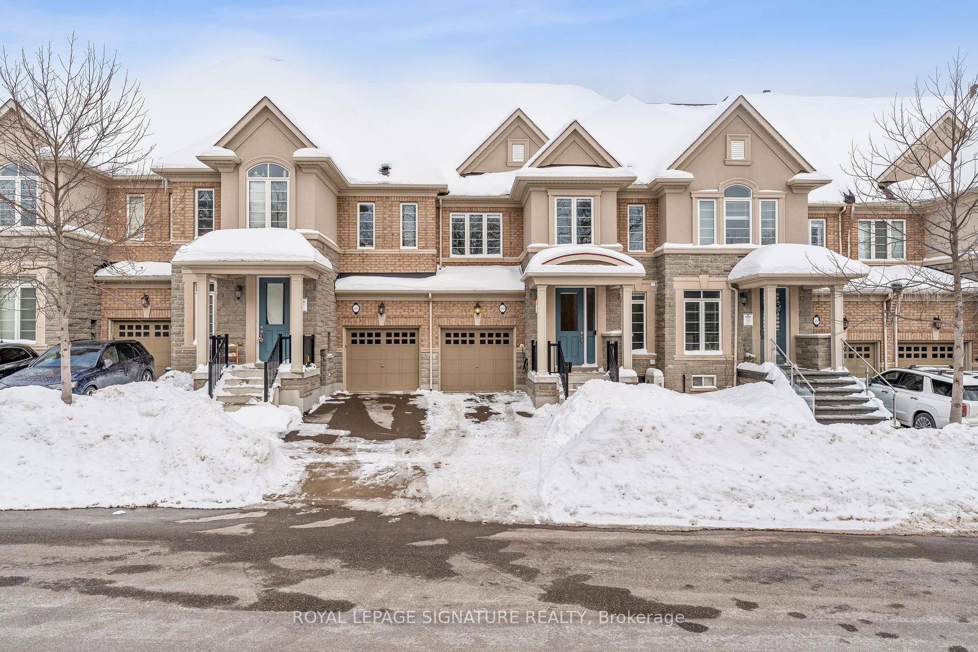 Welcome to 3453 Fourth Line by Rosehaven Homes, your perfect 3 bedroom 3 bath freehold townhome located in Oakville's most desired Glenorchy community.