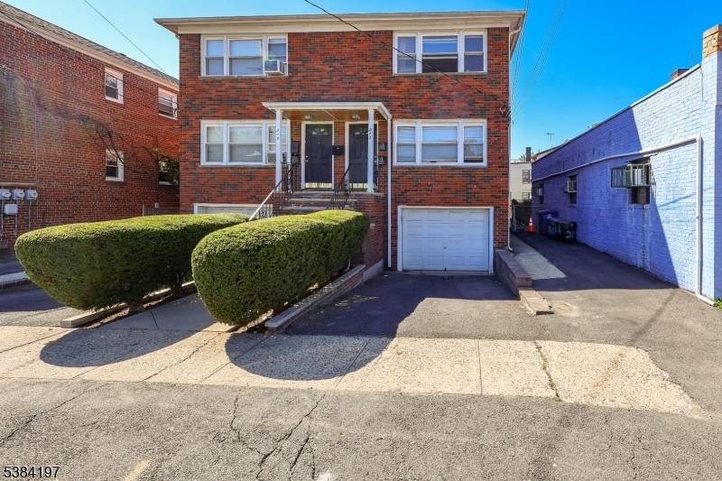 Rare investment opportunity featuring a well maintained LEGAL 4 apartment residential property with strong curb appeal.