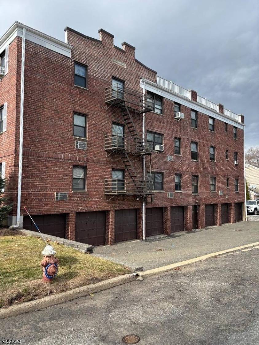 GREAT Location ! ! Bus stop in front of building !