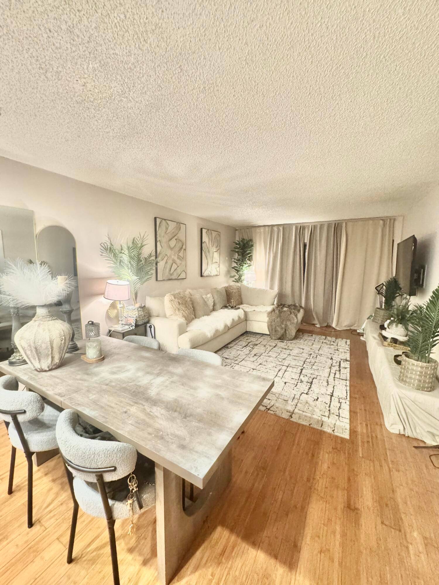 This charming 1 bedroom, 1.