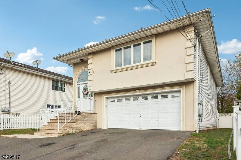 Welcome home to this well maintained 5 bedroom 3.