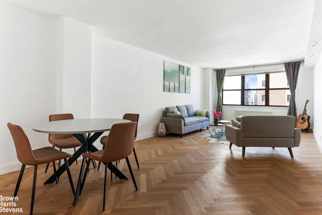 Residence 16G at The Chesapeake House is a spacious and elegantly updated one bedroom with unobstructed views of the Empire State Building.