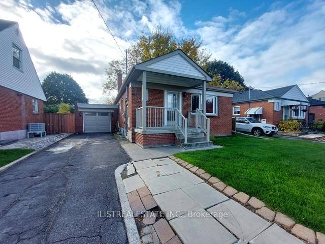 Renovated Bungalow in Desirable Wexford Family Neighbourhood For Rent.