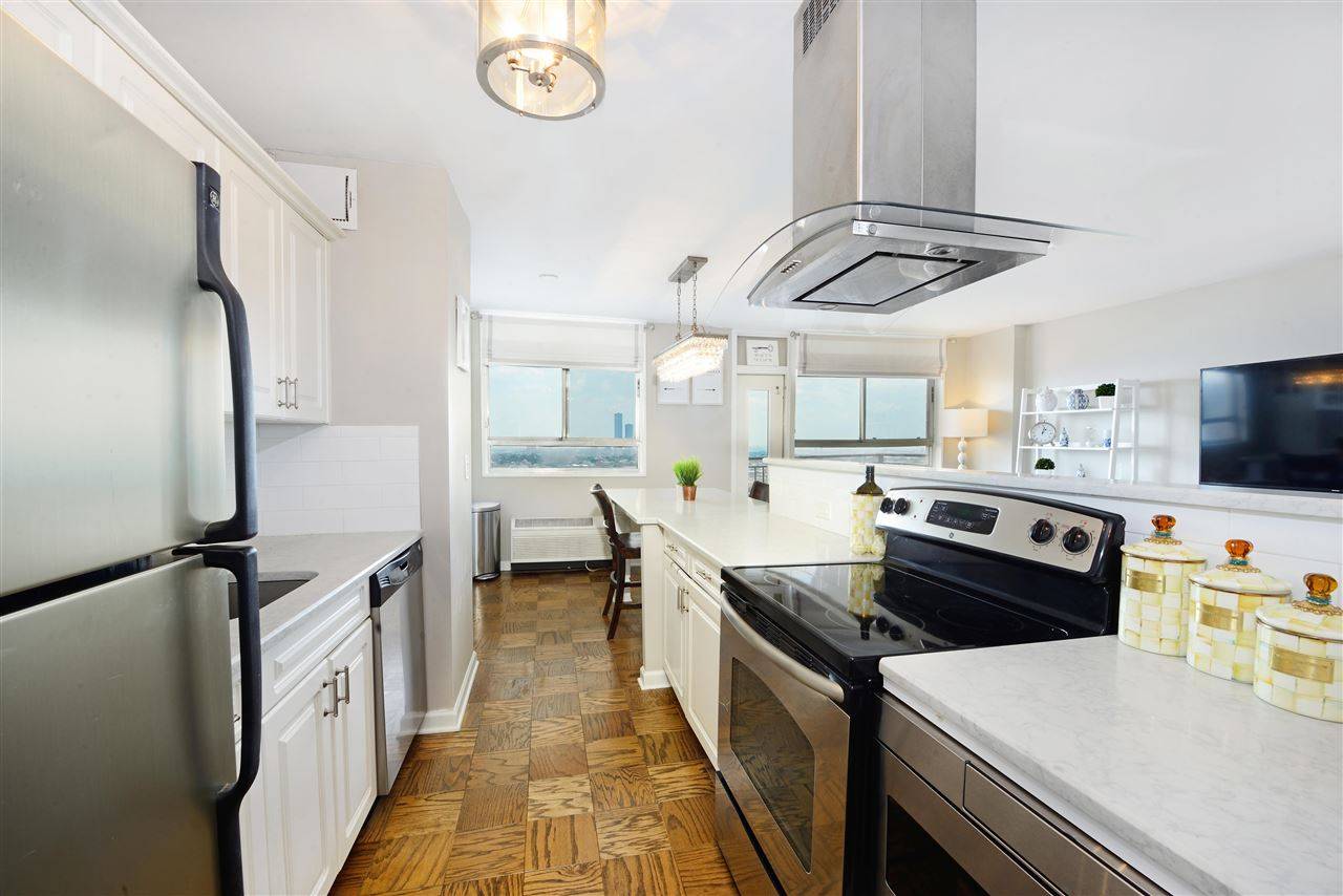 100 MANHATTAN AVE Condo New Jersey