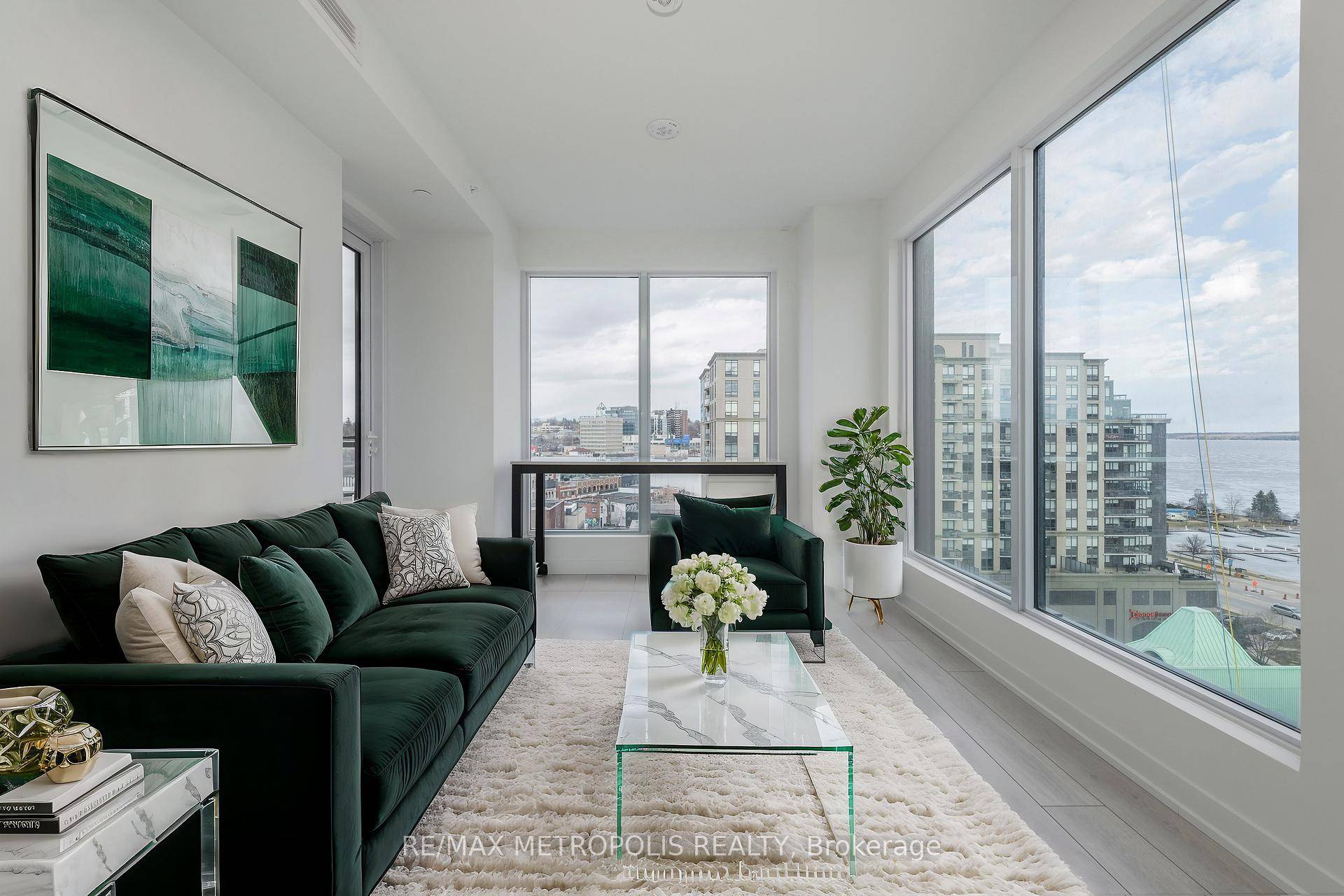 Brand New Waterfront Condo with Breathtaking Views Overlooks The Water.