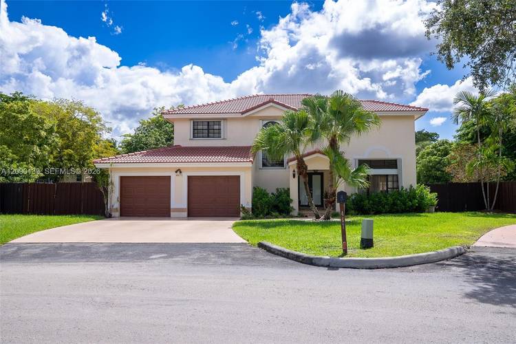 WELCOME TO YOUR PRIVATE MIAMI OASIS !