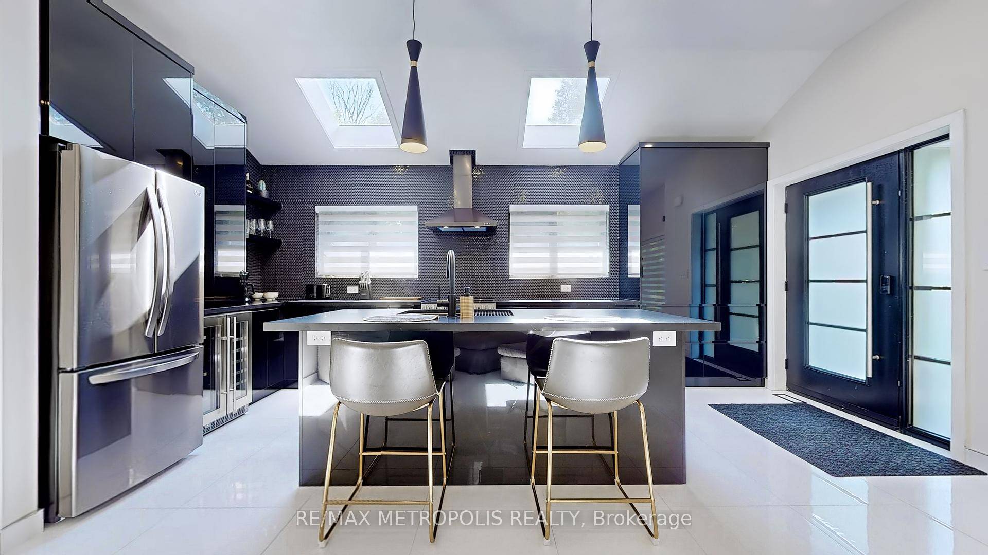Welcome To Ravine Vista Sanctuary, Your Perfect Blend Of Modern Elegance And Natural Serenity.