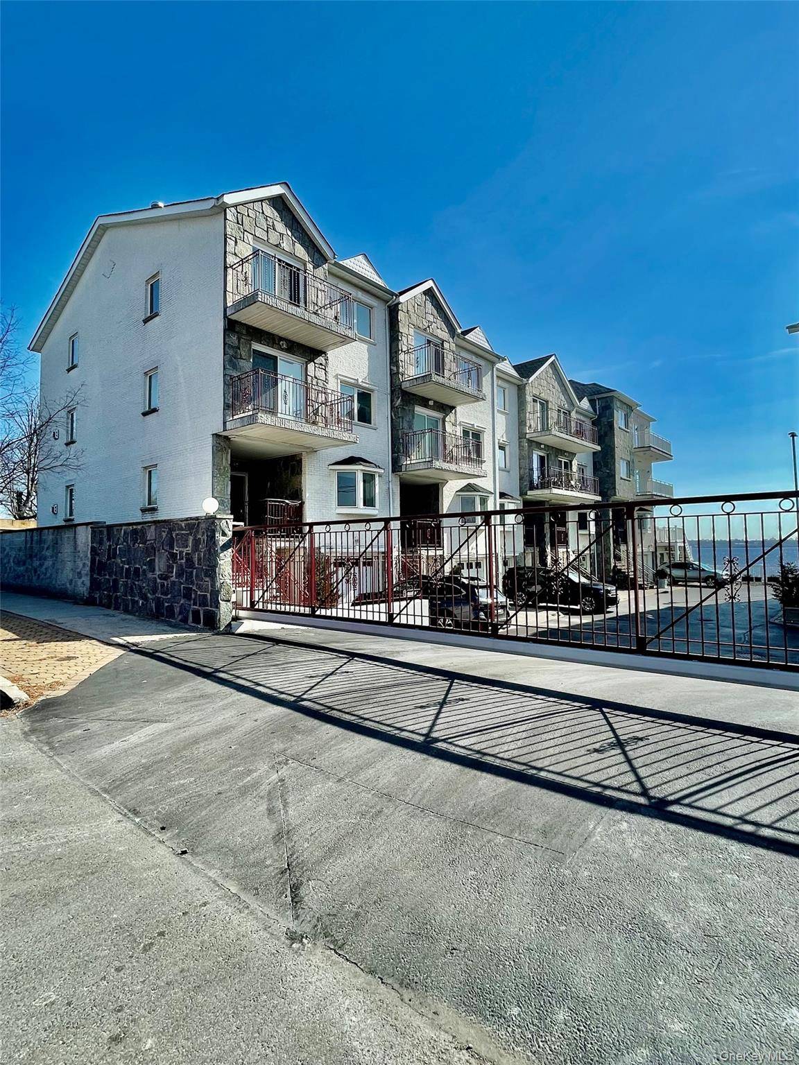 Presenting this spacious Townhouse for rent, This residence is located in a gated community and offers breathtaking views of the water and the Throggs Neck Bridge.