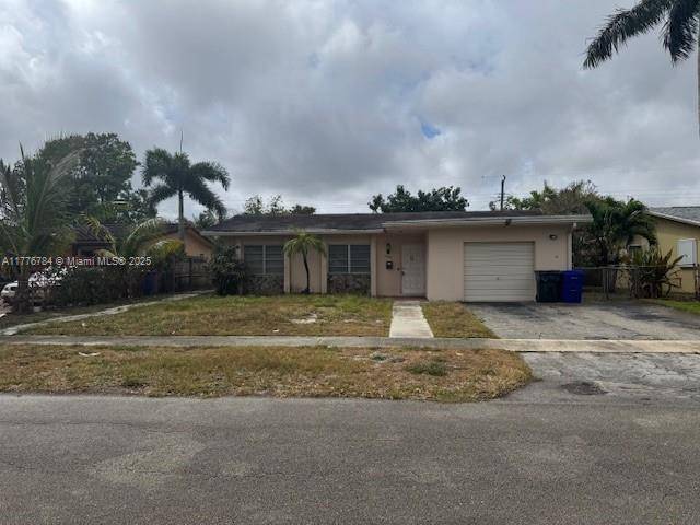 Don't miss out on this 3 bedroom 3 bath home with tile flooring in all living areas, large kitchen, and interior laundry room.
