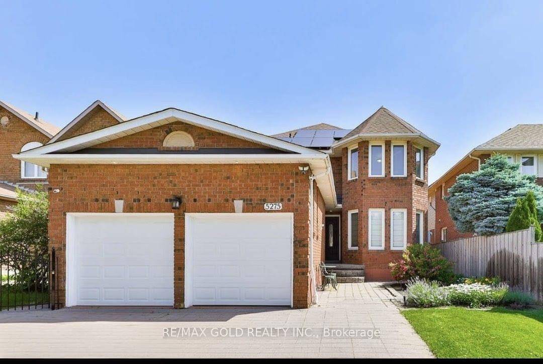 Beautiful well maintained 2 storey home located near the new LTR on Hurontario Street.