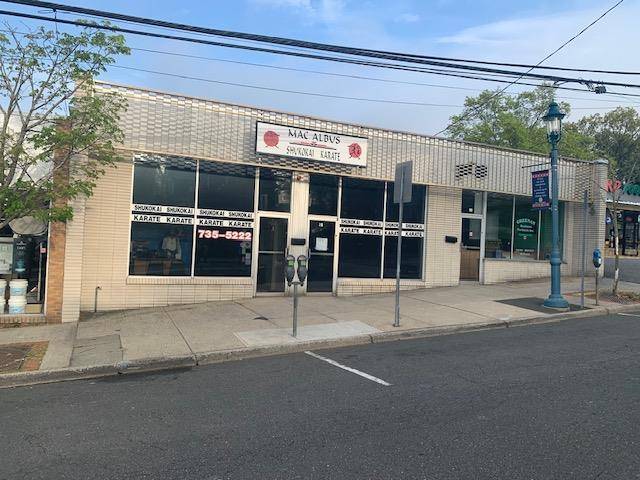 Prime Mixed Use Investment Opportunity in the Heart of Pearl River, NY.