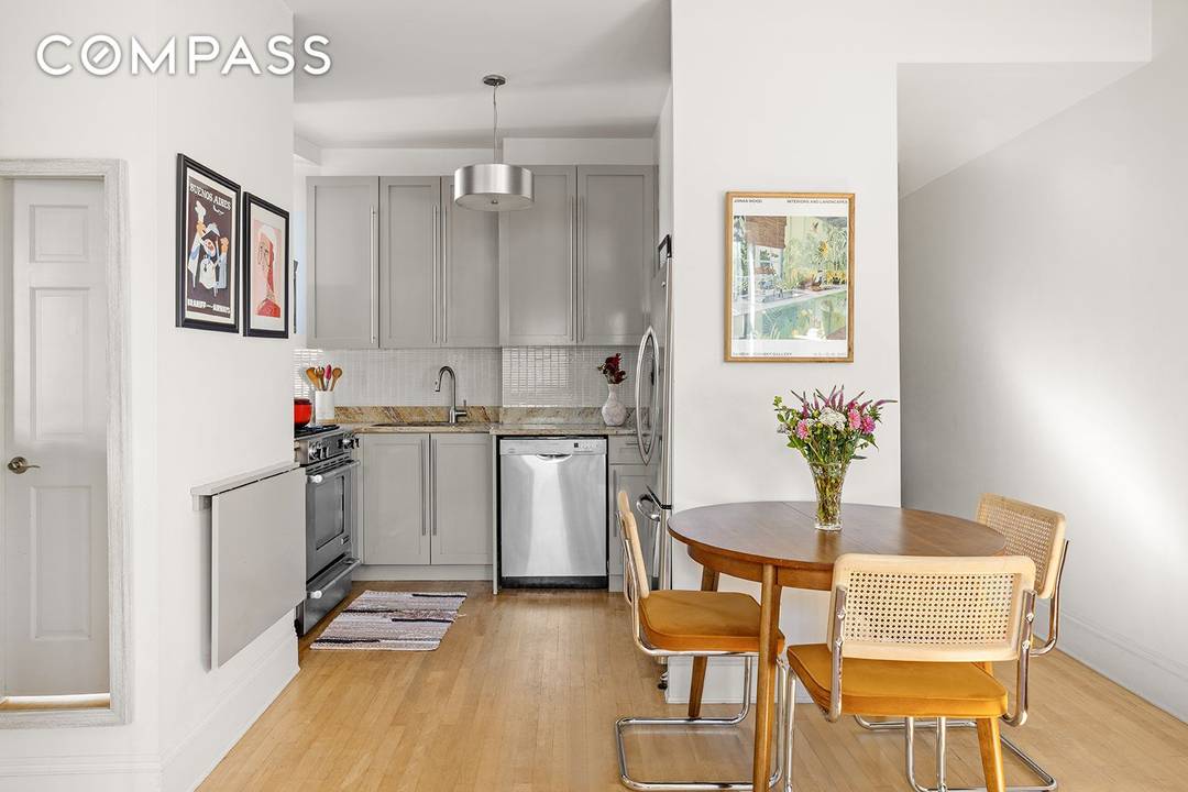 Let the sun shine in ! This fabulous Cobble Hill two bedroom apartment with south facing views is the perfect place to call home.