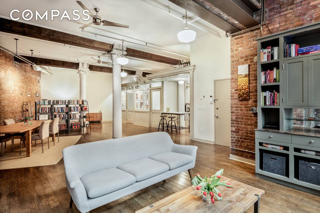 Open artist loft, beautifully renovated in the heart of TriBeCa !