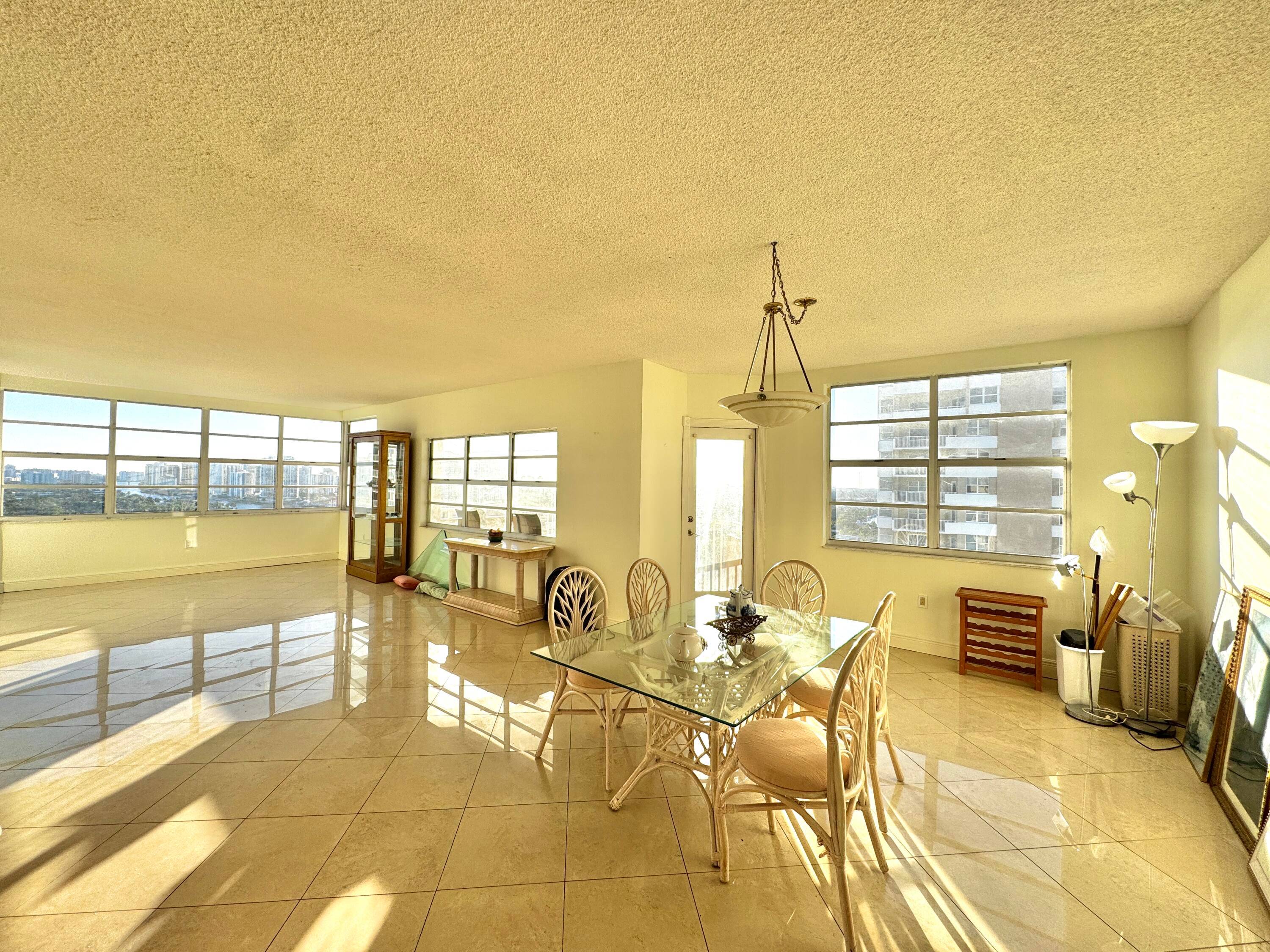 Perched on the 20th floor of The Hemispheres, this spacious 3 bedroom, 2.