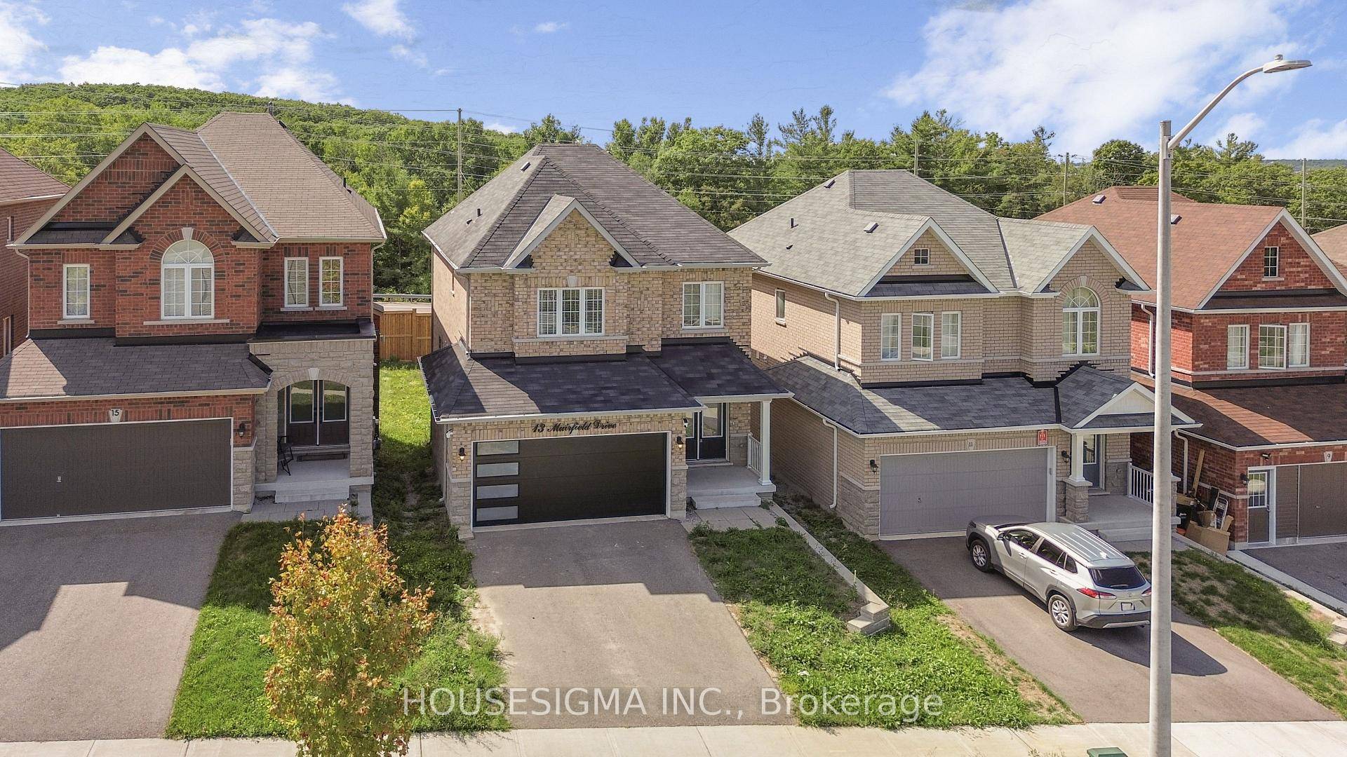 Situated Within A Charming Enclave And Set On An Expansive Deep Premium Lot, This Home Offers Captivating Vista Views Of The Picturesque Essa Countryside.