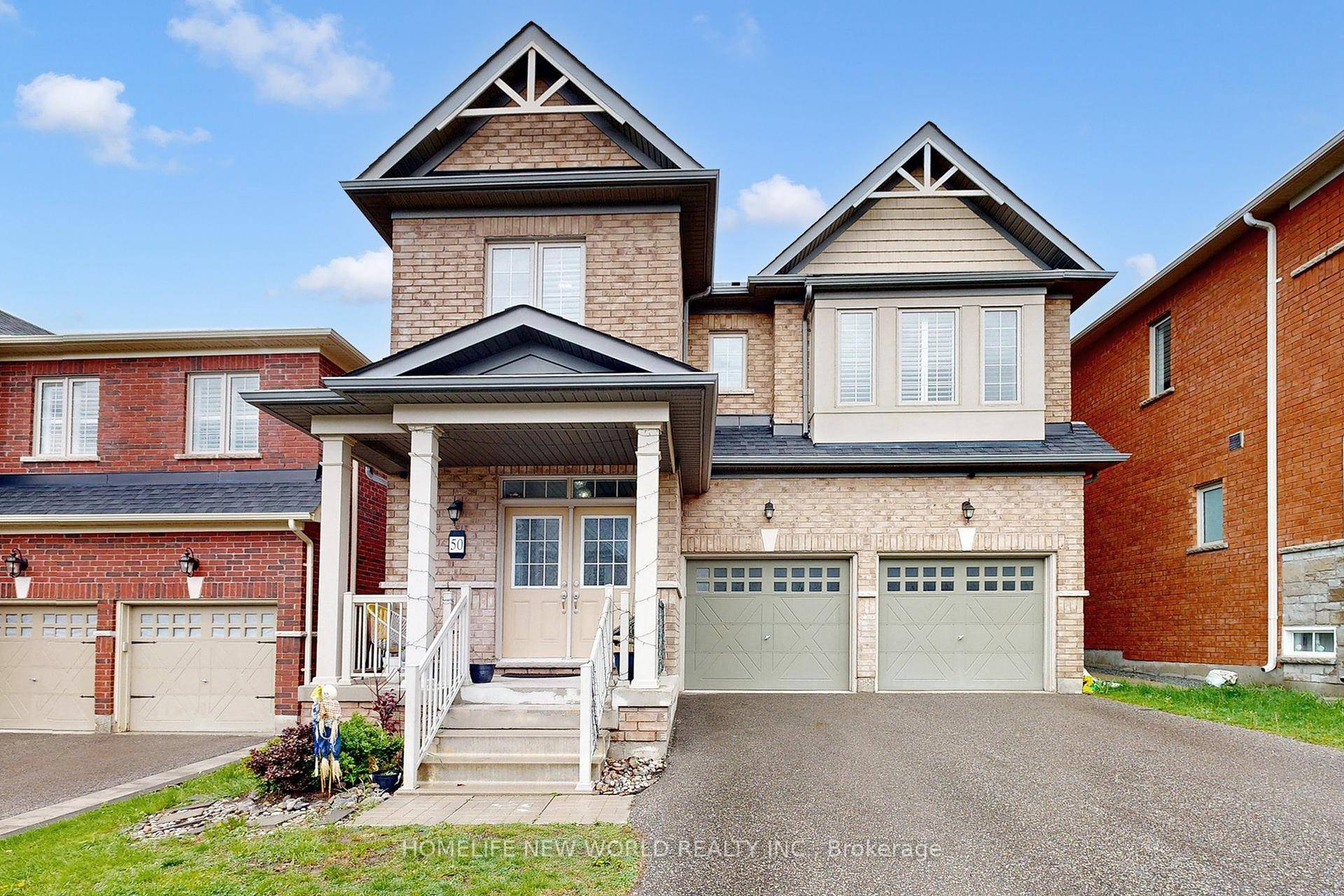 Rarely Offered Cozy 4 Bedroom Corner Home in the Queensville Community !