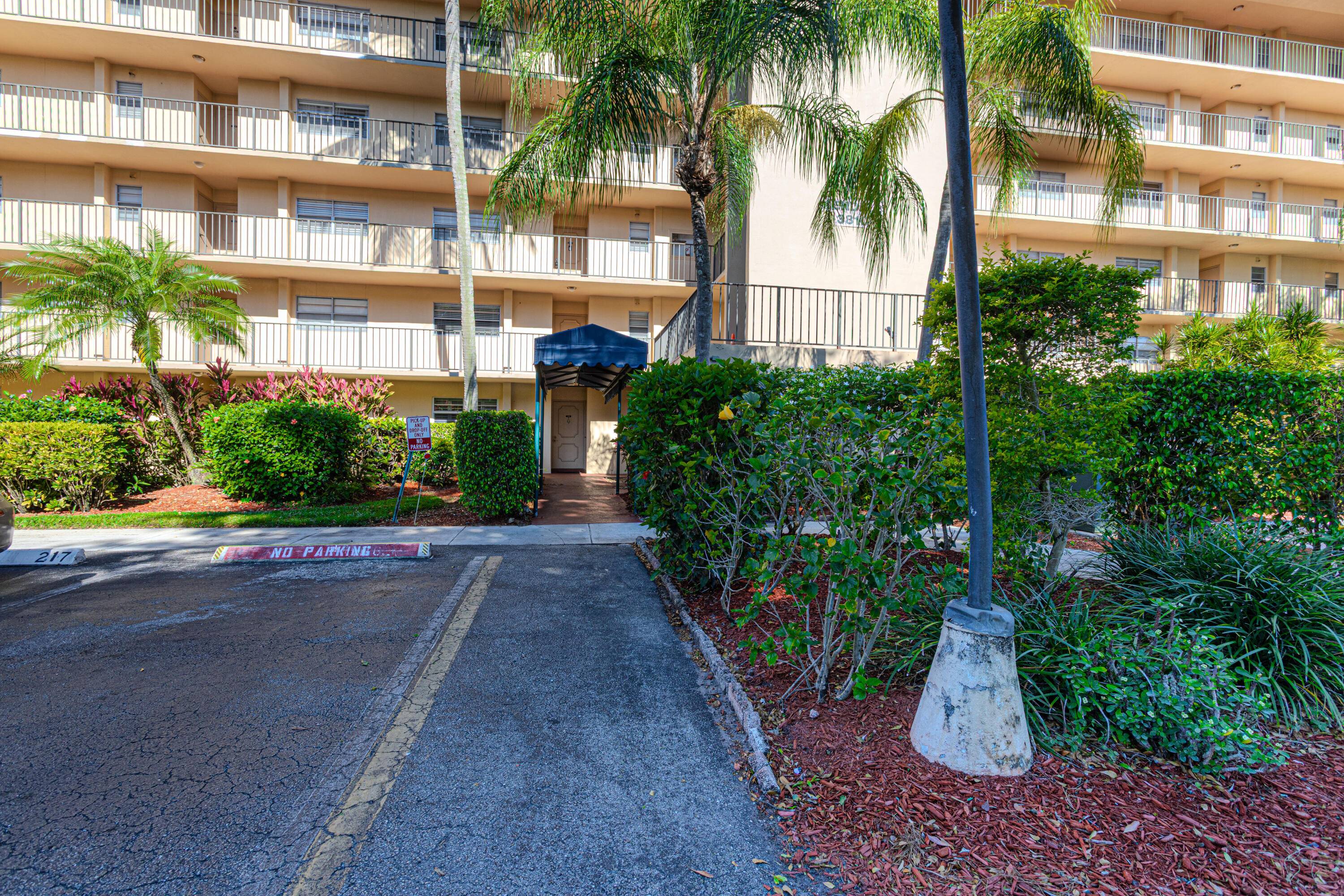 3810 Via Poinciana Condo Palm Beach