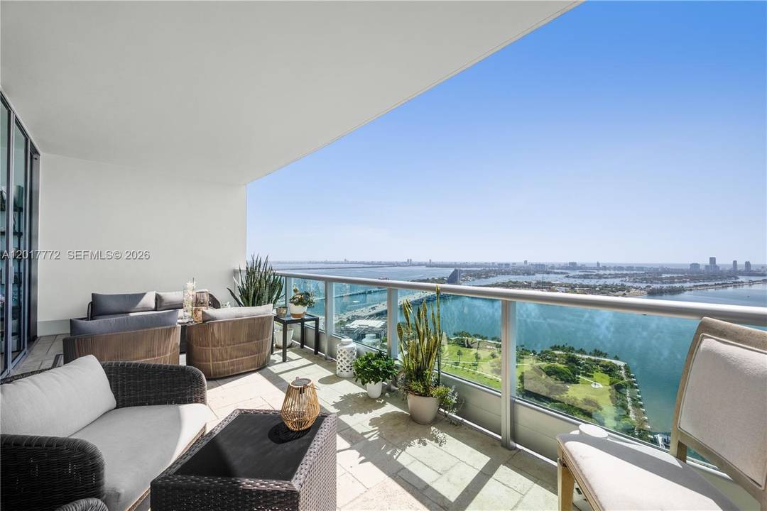 A rare high floor 1 bedroom den, 2 full bathroom residence with 10 foot ceilings, a 246 sq.
