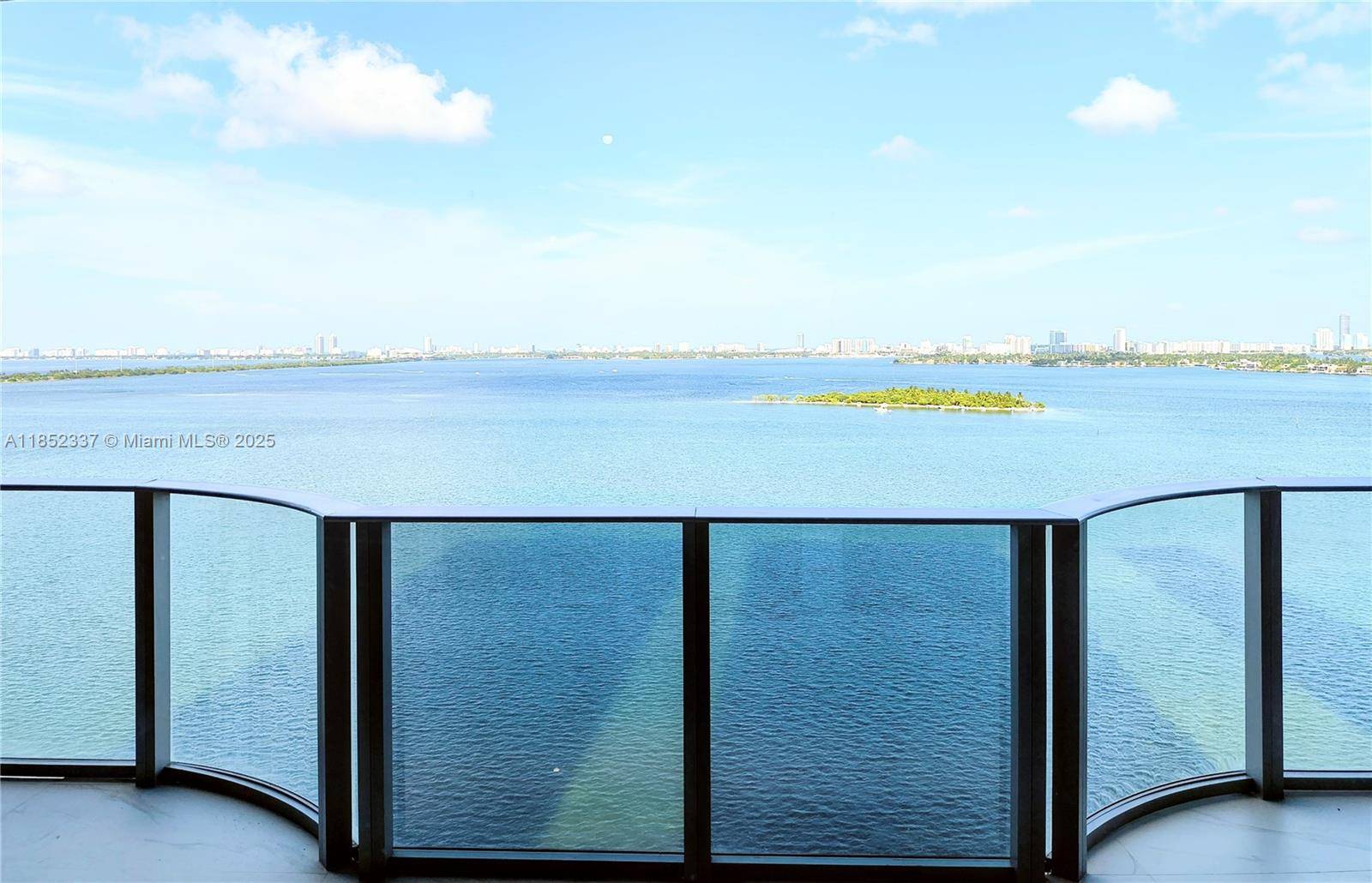 Experience unparalleled luxury in this stunning 2 bedrooms, 3 bathrooms waterfront condo at the brand new Aria Reserve Miami's tallest dual tower development.