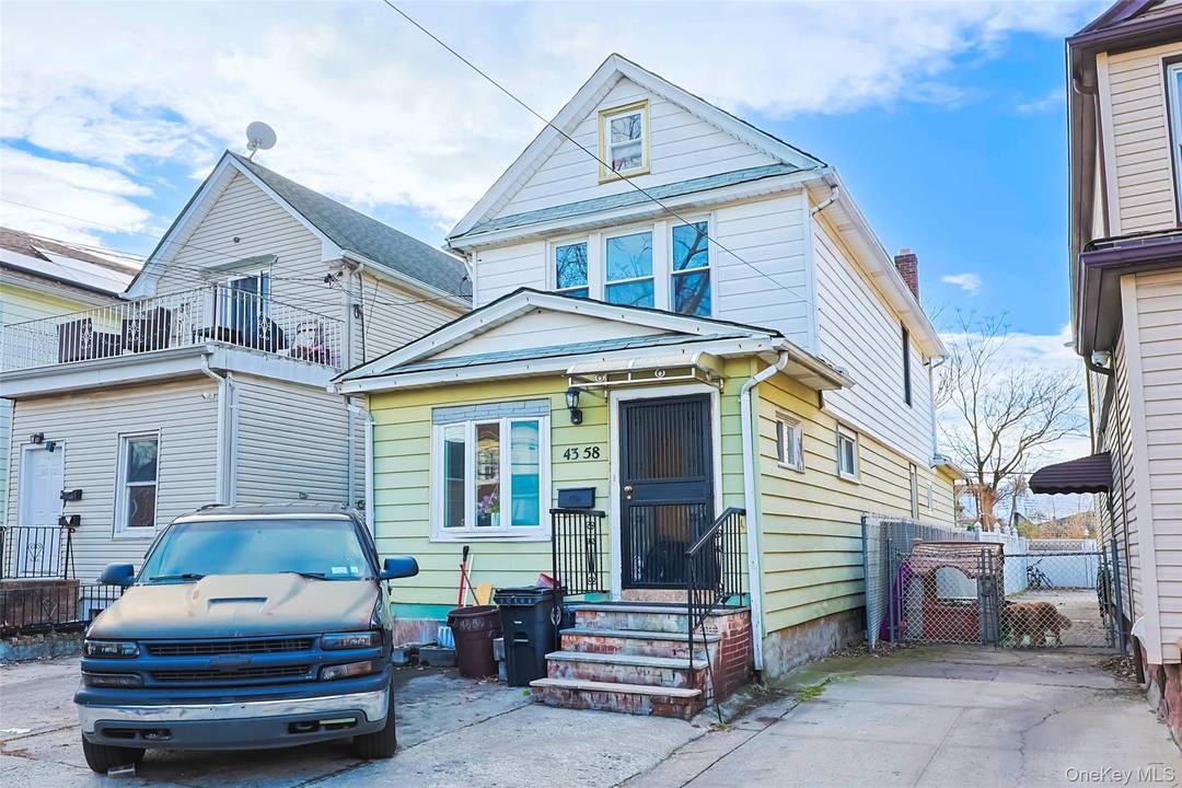Well maintained one family home with a 2 family setting located in the heart of Flushing.