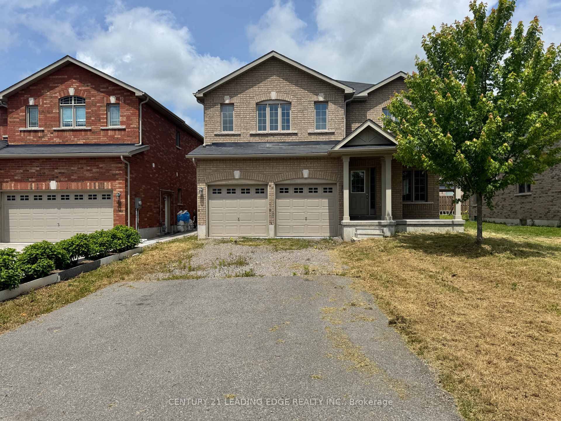 Like New 2 Storey Home, Freshly painted, Very Well Maintained Home.
