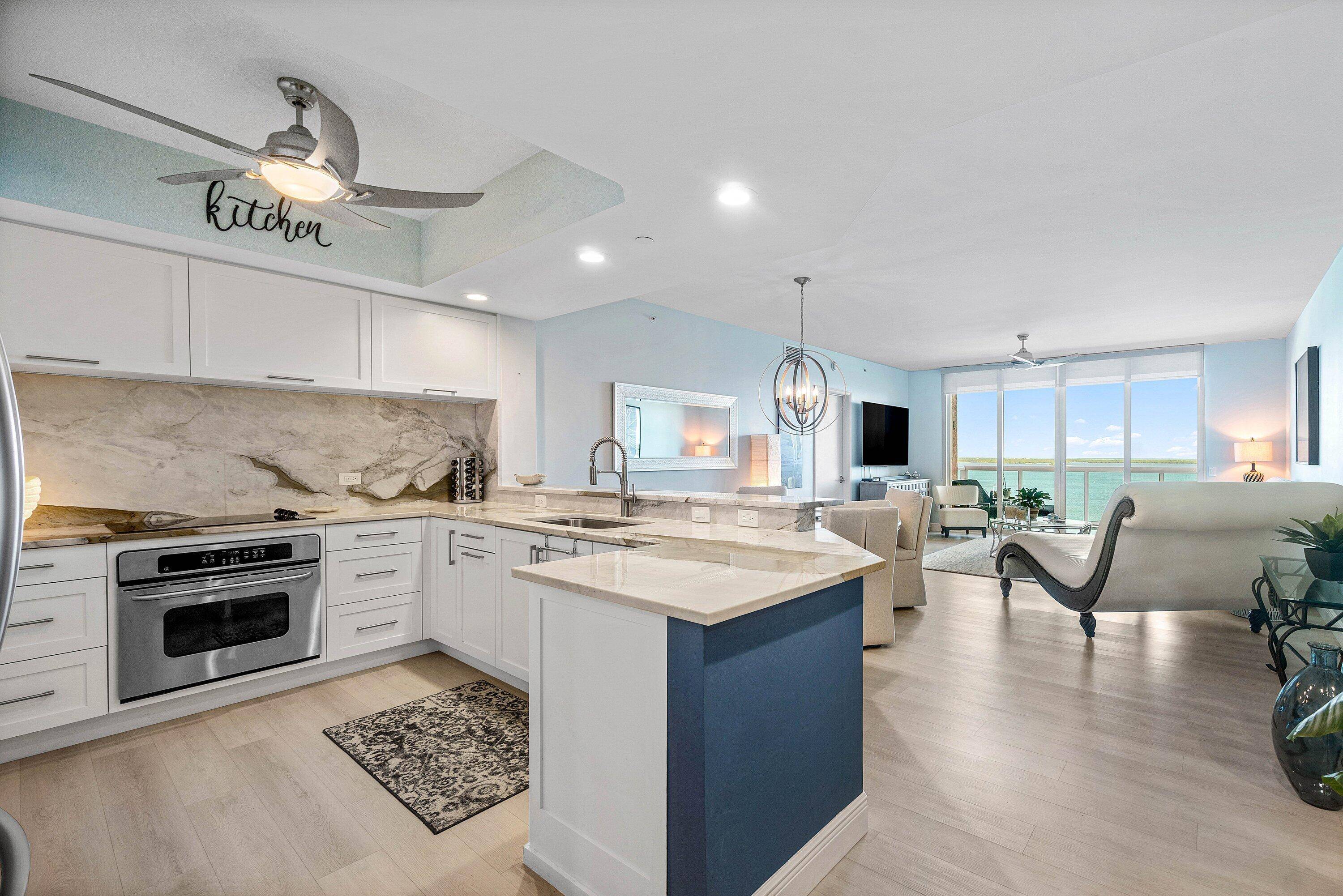 Stunning 2BR 2. 5 BA condo, impeccably updated maintained !