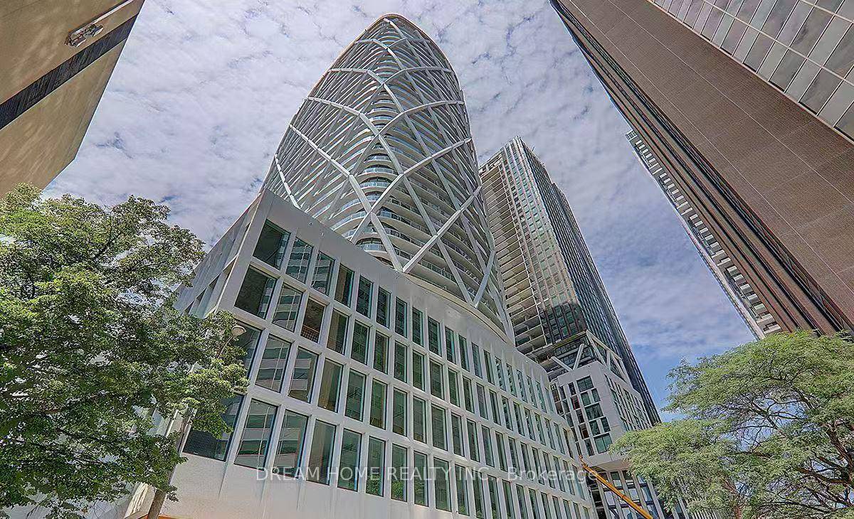 Brand New Artists' Alley Condos 1 Bedroom, In The Heart Of Down town Toronto.