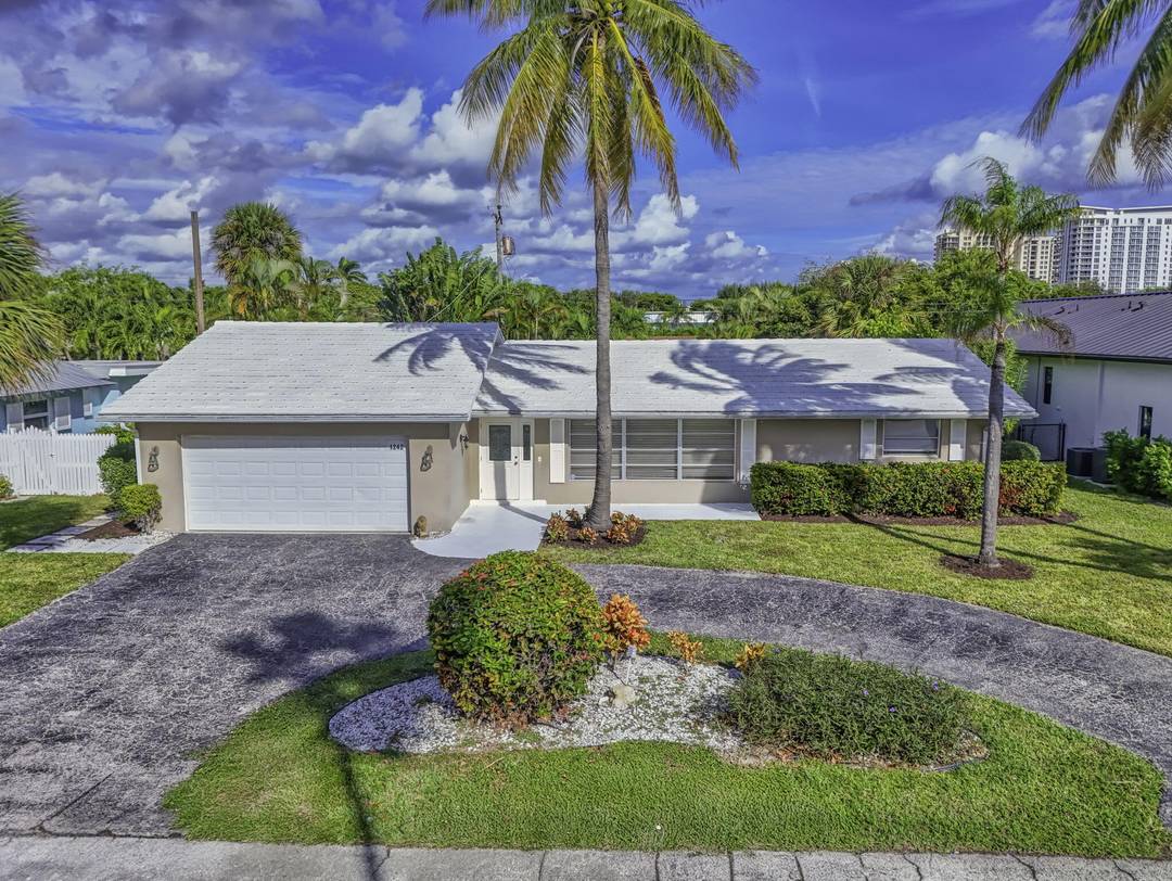 LIVE THE COASTAL DREAM ! Step into this beautiful, bright, and spacious 3 bedroom den, 2 bath single family oasis with a 2 car garage and your very own private ...