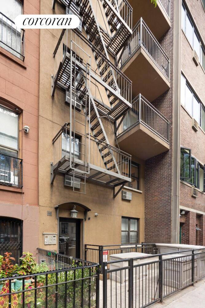 100 Free Market Multifamily Investment Please request the financials An exceptional opportunity to acquire a fully occupied, 10 unit free market residential building in the heart of Hell's Kitchen.