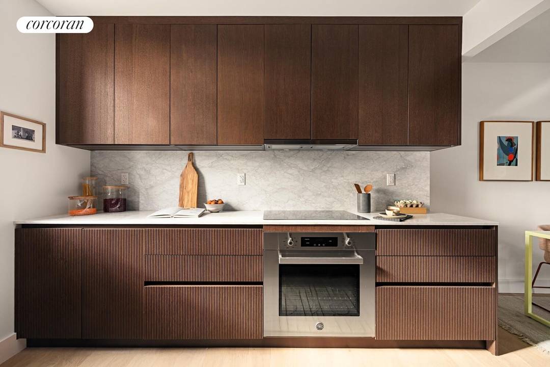 755 Washington is the newest exciting addition to the very limited condo inventory in historic Prospect Heights, and one of the only options with an elevator and parking spaces for ...