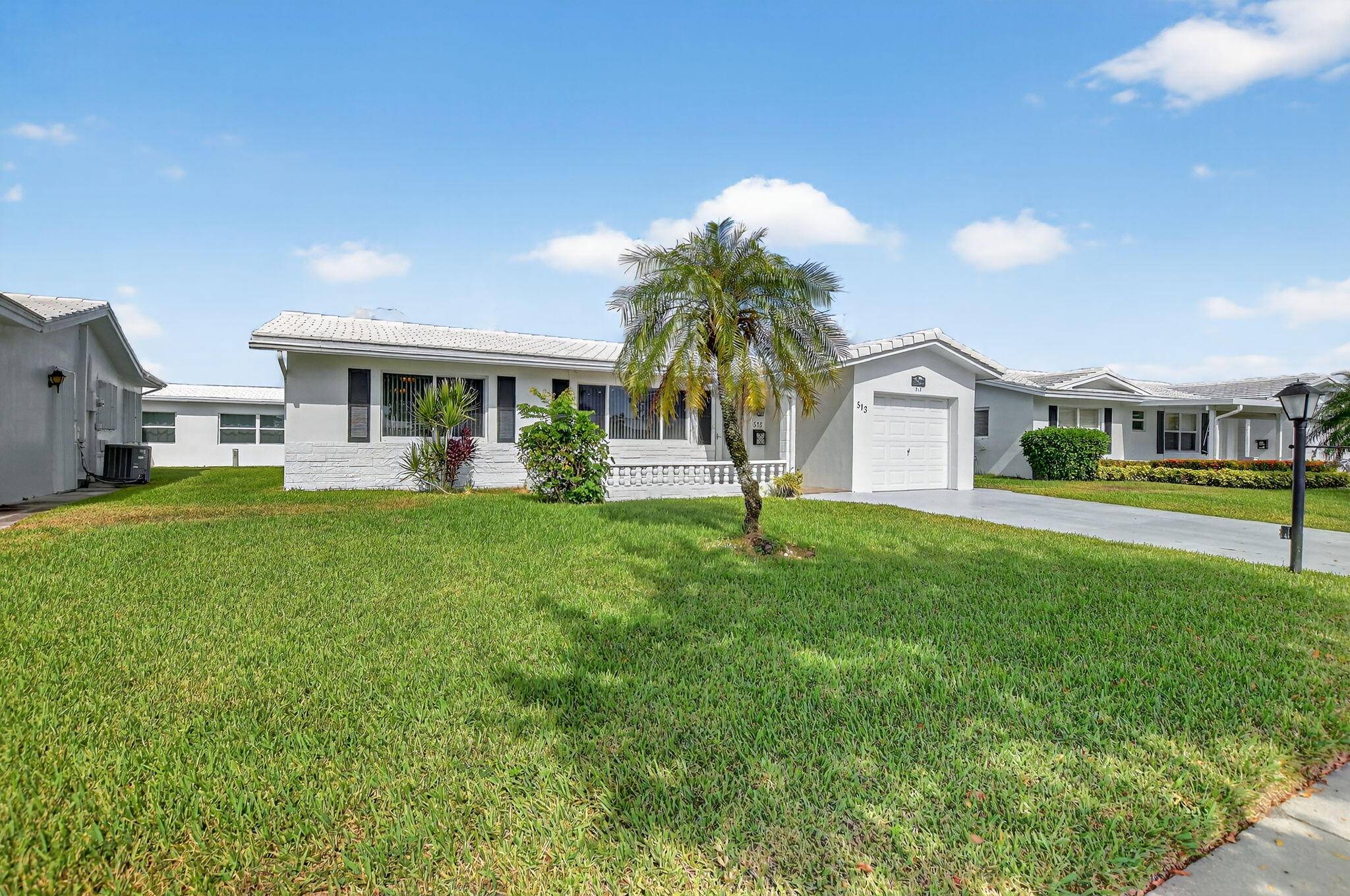 BEAUTIFUL AND FULLY REMODELLED SINGLE FAMILY HOME IN THE PRESTIGIOUS LEISURVILLE COMMUNITY !